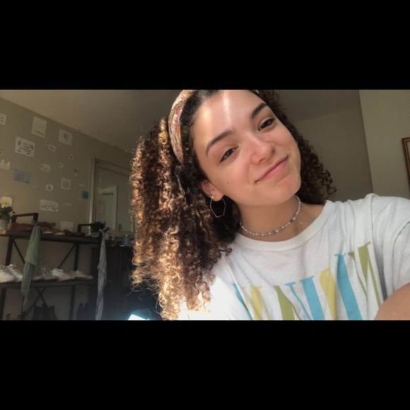 Meet your Posher, Aerin - Picture 1 of 1